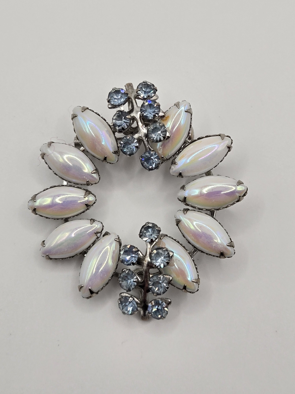 Vintage Mid-Century Milk Glass & Blue Rhinestone Wreath Brooch ✨